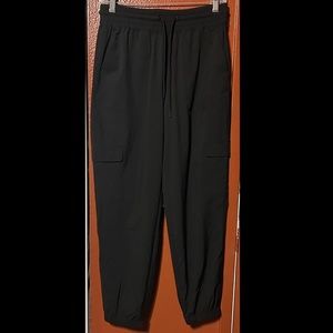 BRAND NEW OLD NAVY “HIGH-WAISTED STRETCH TECH CARGO JOGGERS”